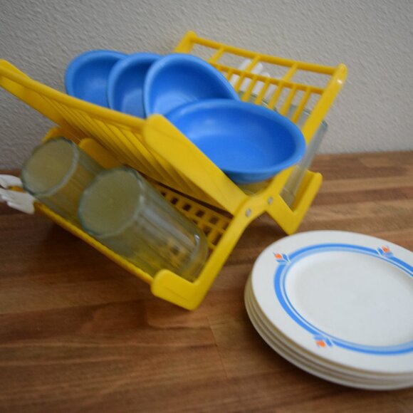 Fisher Price Family Dinnerware set - Picture 2 of 3